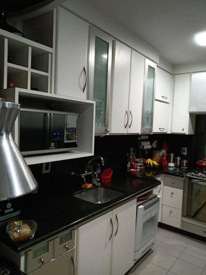 Apartamento à venda com 3 quartos, 200m² - Foto 9