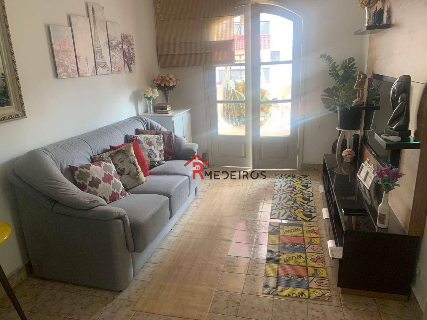 Apartamento à venda com 2 quartos, 70m² - Foto 3