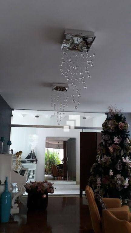 Sobrado à venda com 5 quartos, 500m² - Foto 4