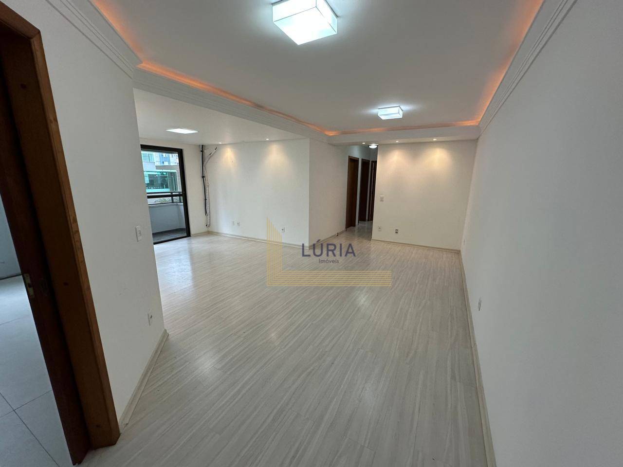 Apartamento à venda com 3 quartos, 118m² - Foto 4