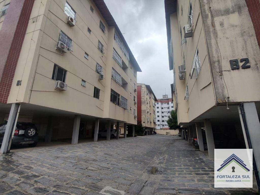 Apartamento à venda com 3 quartos, 82m² - Foto 2