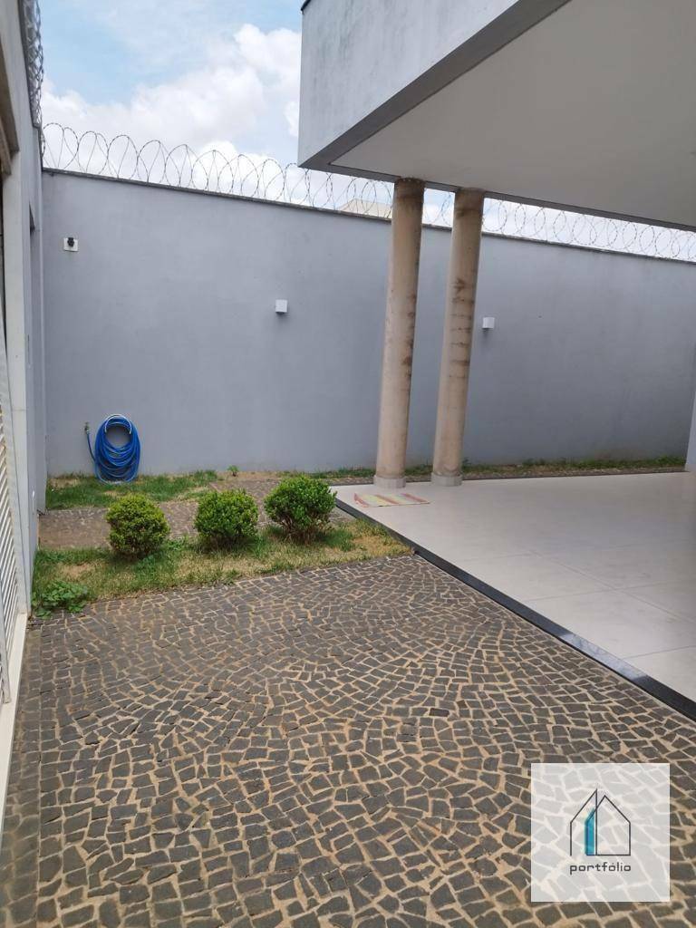 Casa à venda com 3 quartos, 180m² - Foto 30