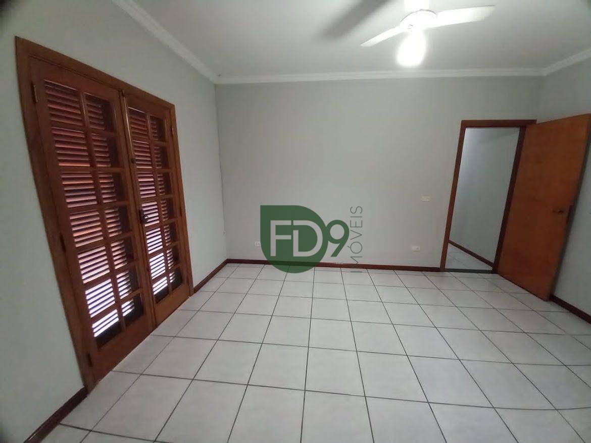 Casa à venda com 2 quartos, 171m² - Foto 7