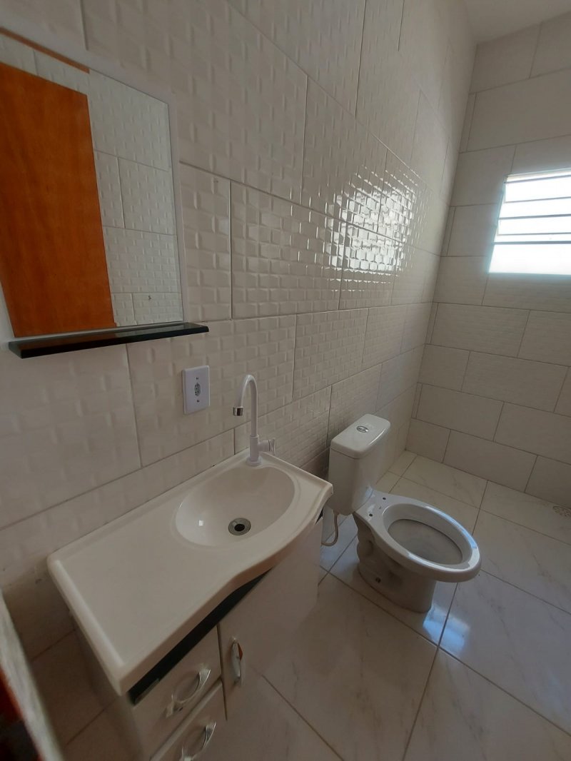 Casa à venda com 3 quartos, 70m² - Foto 5