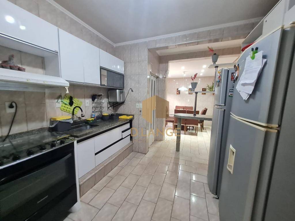 Casa à venda com 5 quartos, 250m² - Foto 5