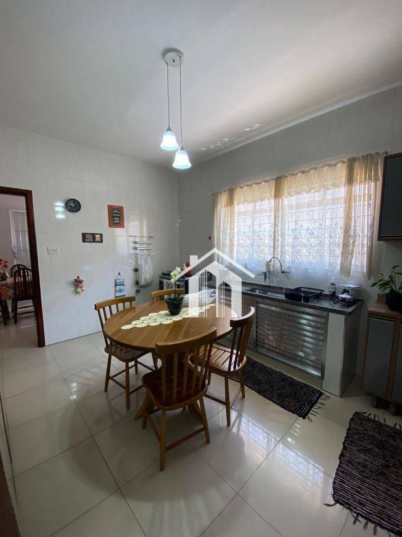 Casa à venda com 3 quartos, 245m² - Foto 16