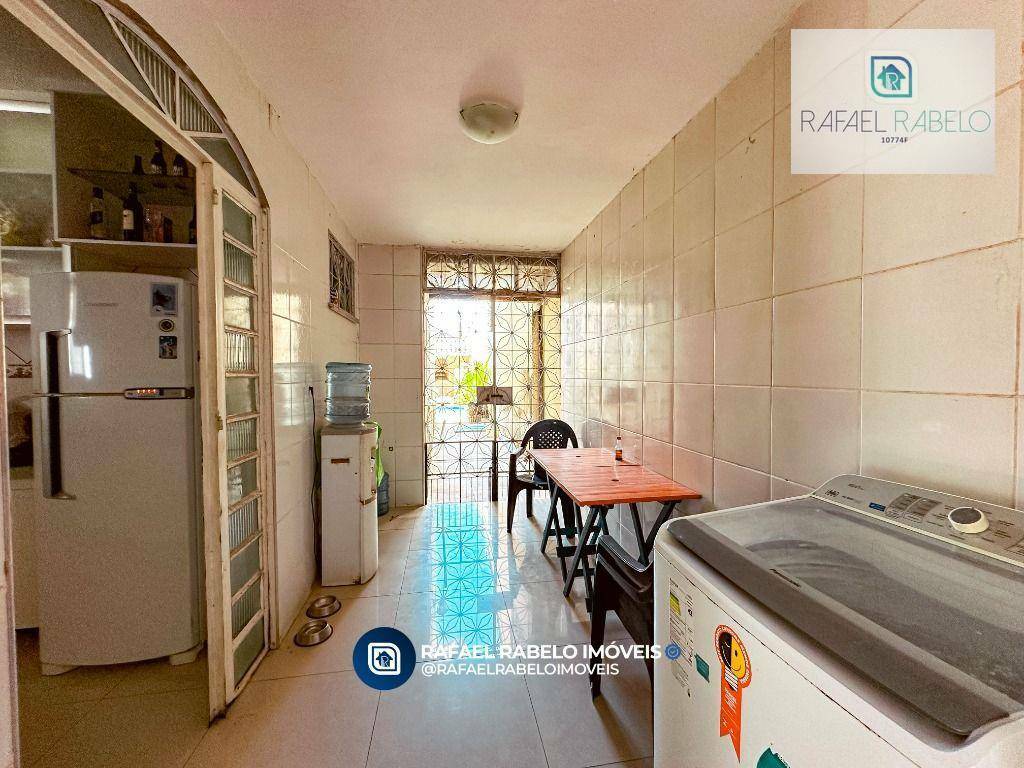 Casa à venda com 5 quartos, 326m² - Foto 12