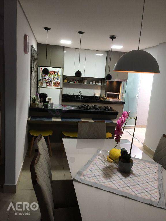 Casa à venda com 2 quartos, 126m² - Foto 7