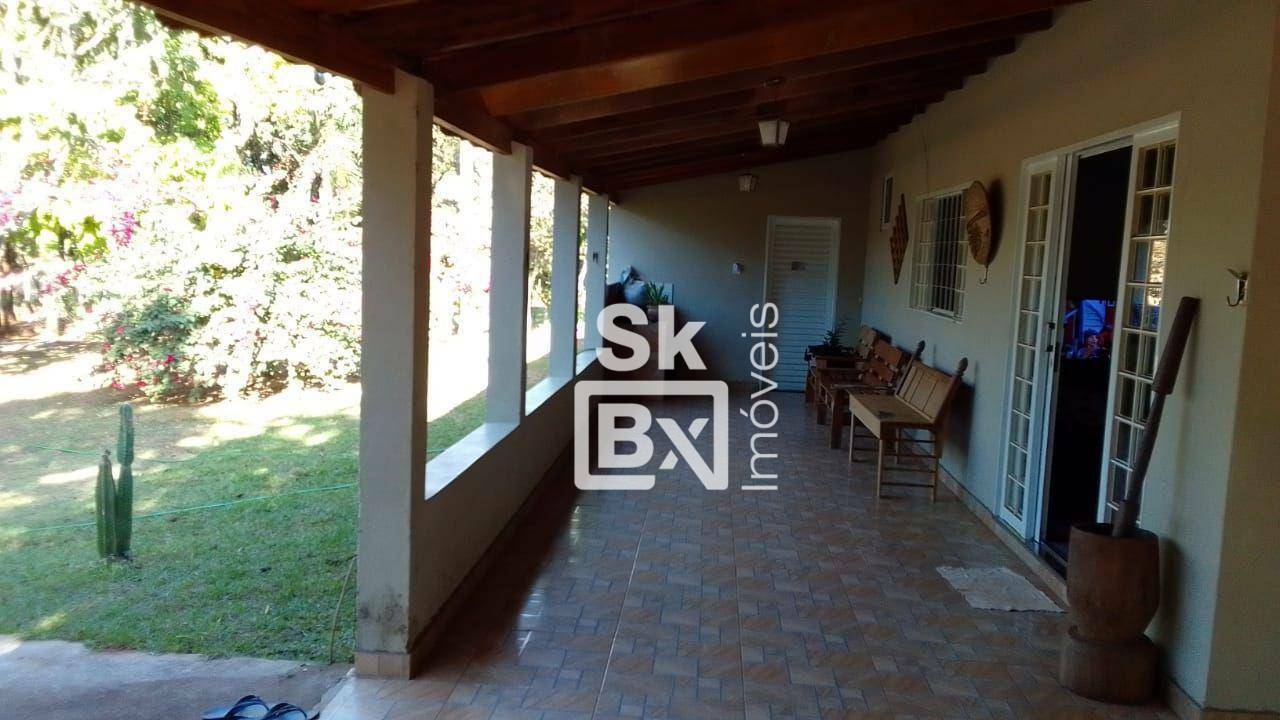 Chácara à venda com 5 quartos, 200m² - Foto 11