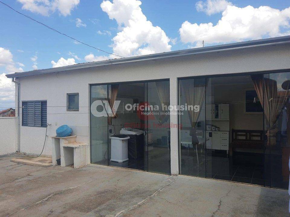 Casa à venda com 4 quartos, 151m² - Foto 4