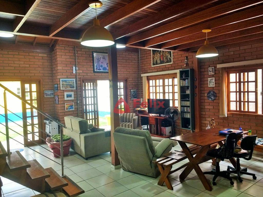 Casa à venda com 2 quartos, 1m² - Foto 1