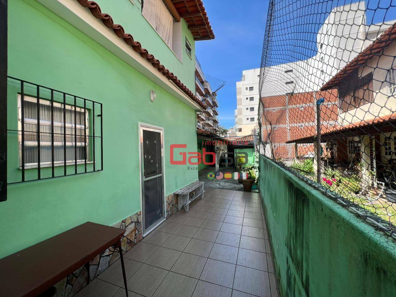 Casa à venda com 8 quartos, 220m² - Foto 5