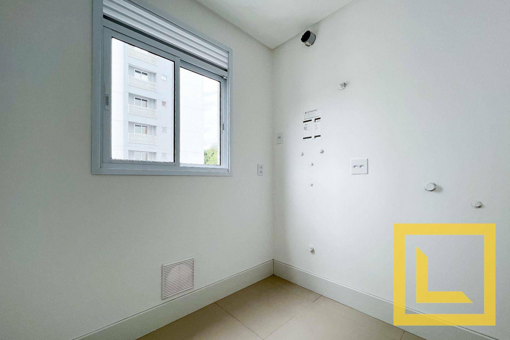 Apartamento à venda com 3 quartos, 111m² - Foto 4