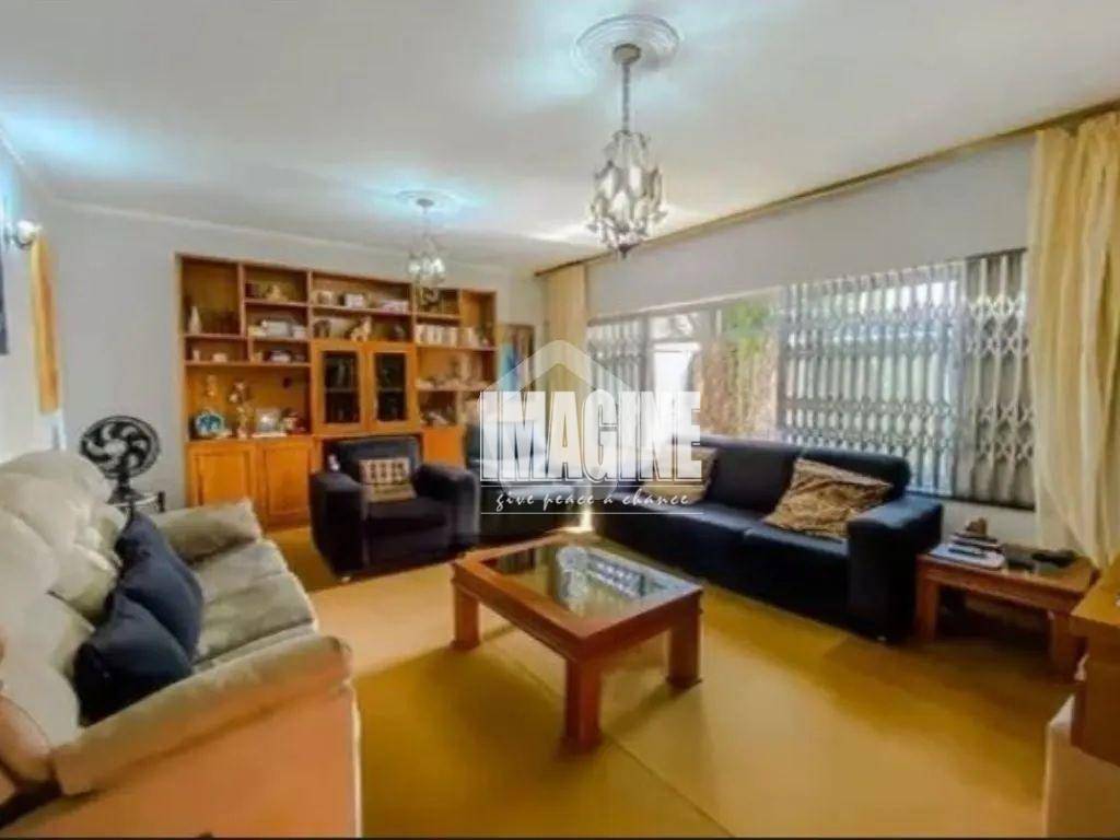 Casa à venda com 3 quartos, 627m² - Foto 1