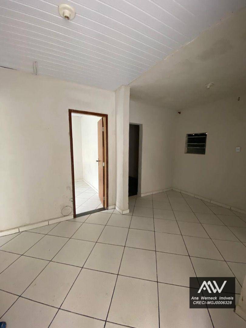 Casa à venda com 3 quartos, 150m² - Foto 4