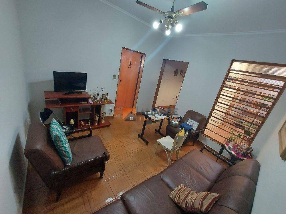 Casa à venda com 3 quartos, 226m² - Foto 11