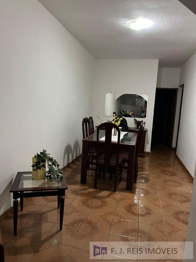 Casa à venda com 2 quartos, 174m² - Foto 3