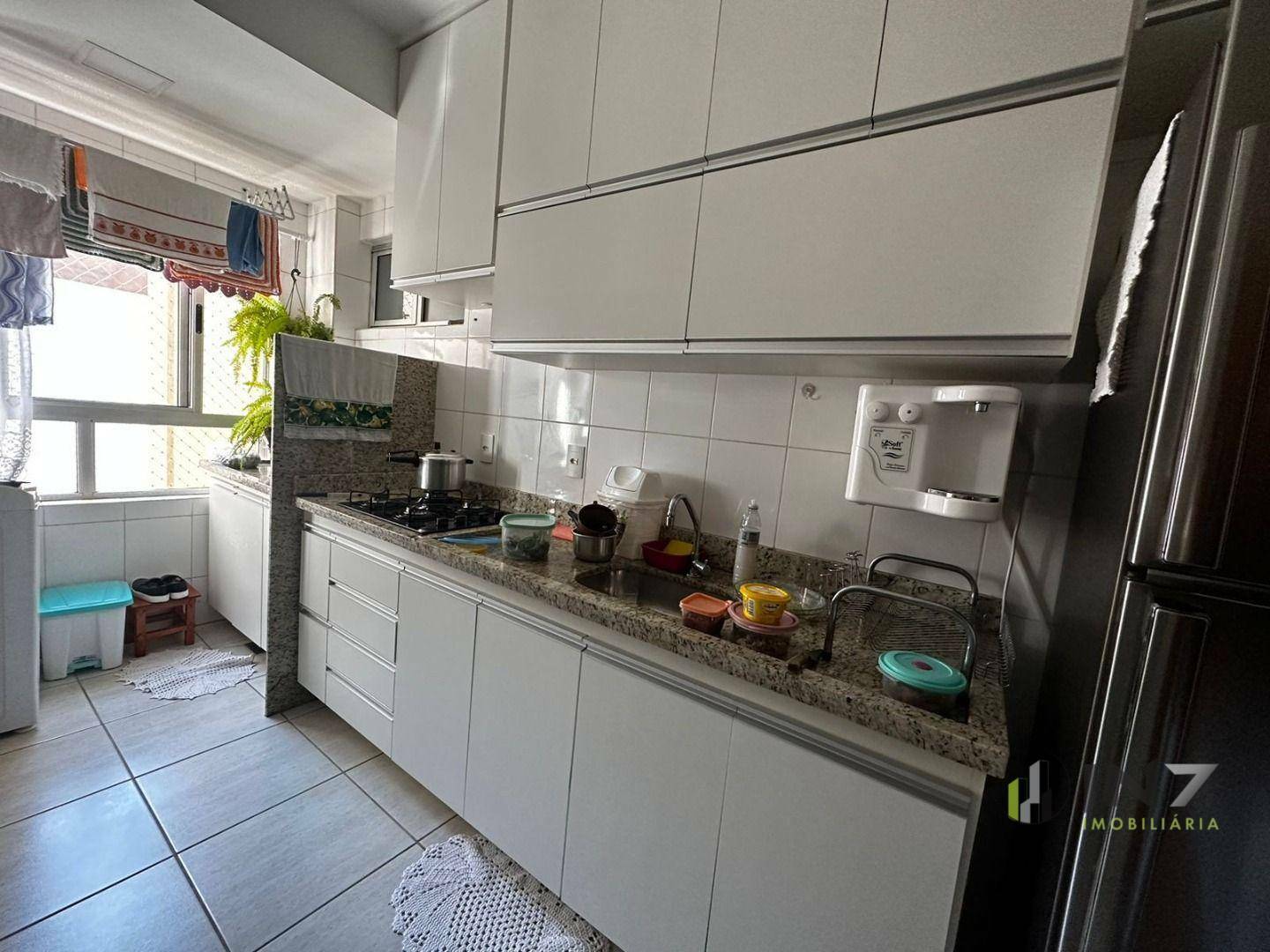 Apartamento à venda com 3 quartos, 98m² - Foto 3