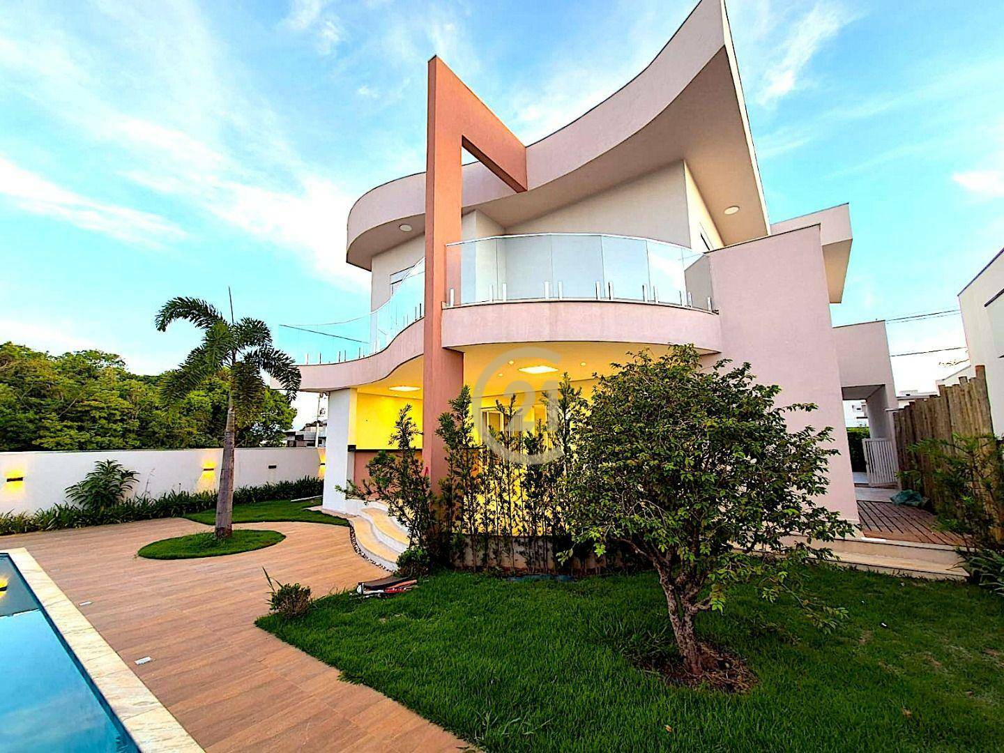 Sobrado à venda com 3 quartos, 256m² - Foto 1