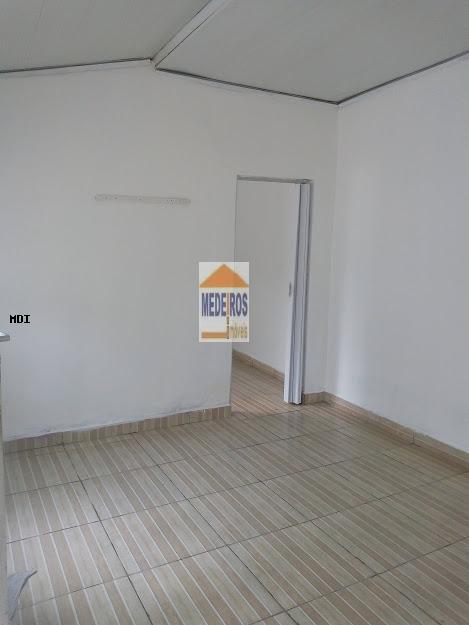 Casa à venda com 1 quarto, 70m² - Foto 4