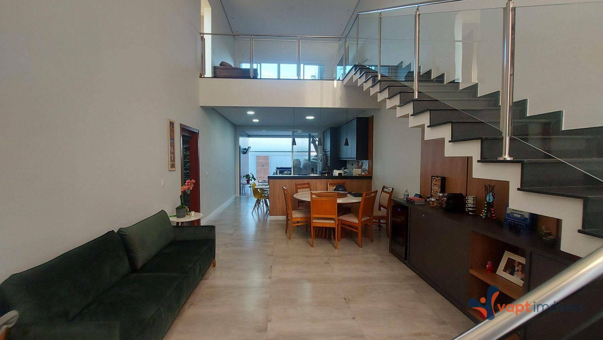 Sobrado à venda com 4 quartos, 213m² - Foto 1