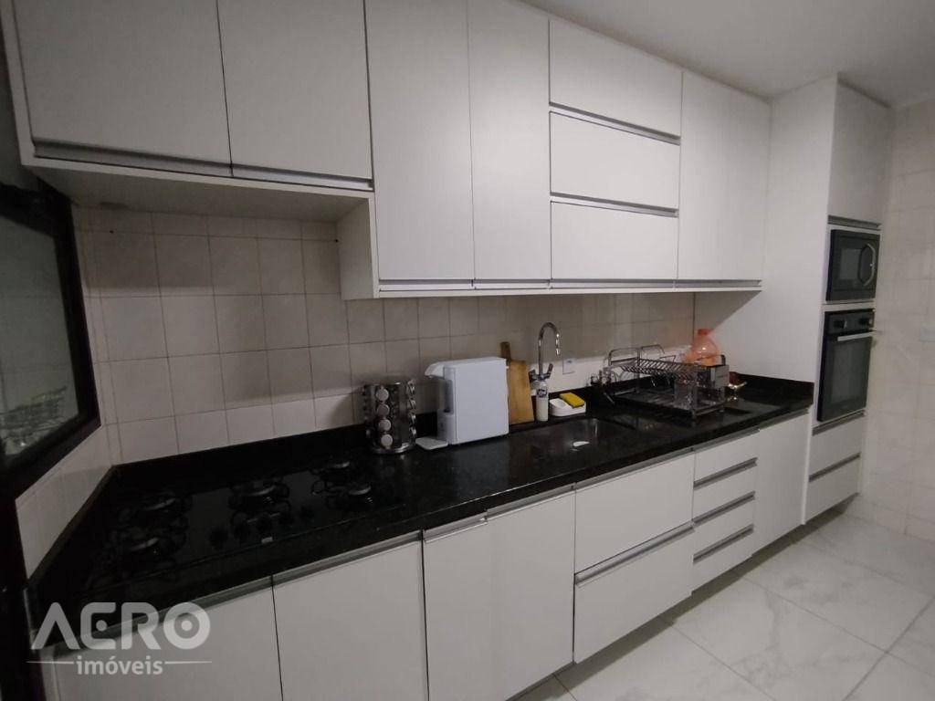 Apartamento para alugar com 2 quartos, 75m² - Foto 14