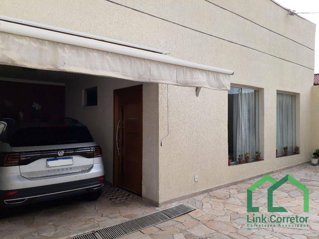 Casa à venda com 3 quartos, 175m² - Foto 1