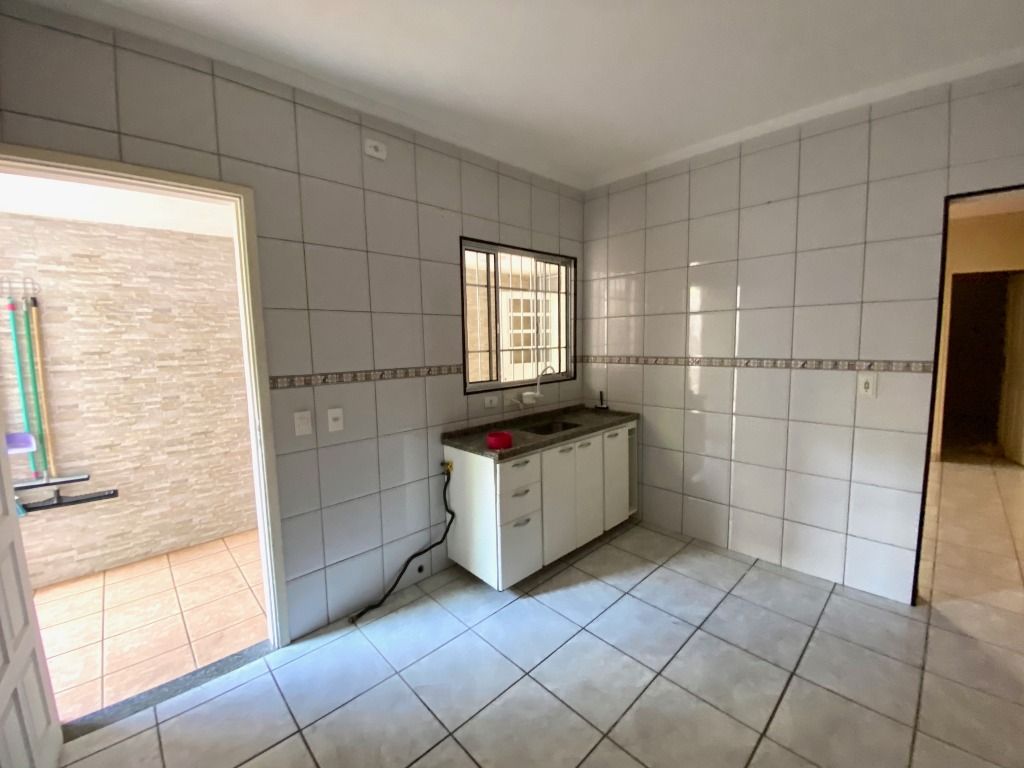 Casa à venda com 2 quartos, 156m² - Foto 5