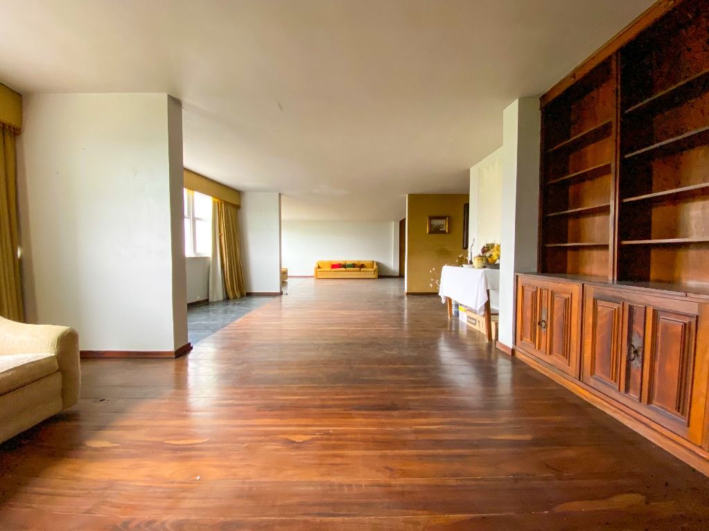 Apartamento à venda com 3 quartos, 280m² - Foto 1