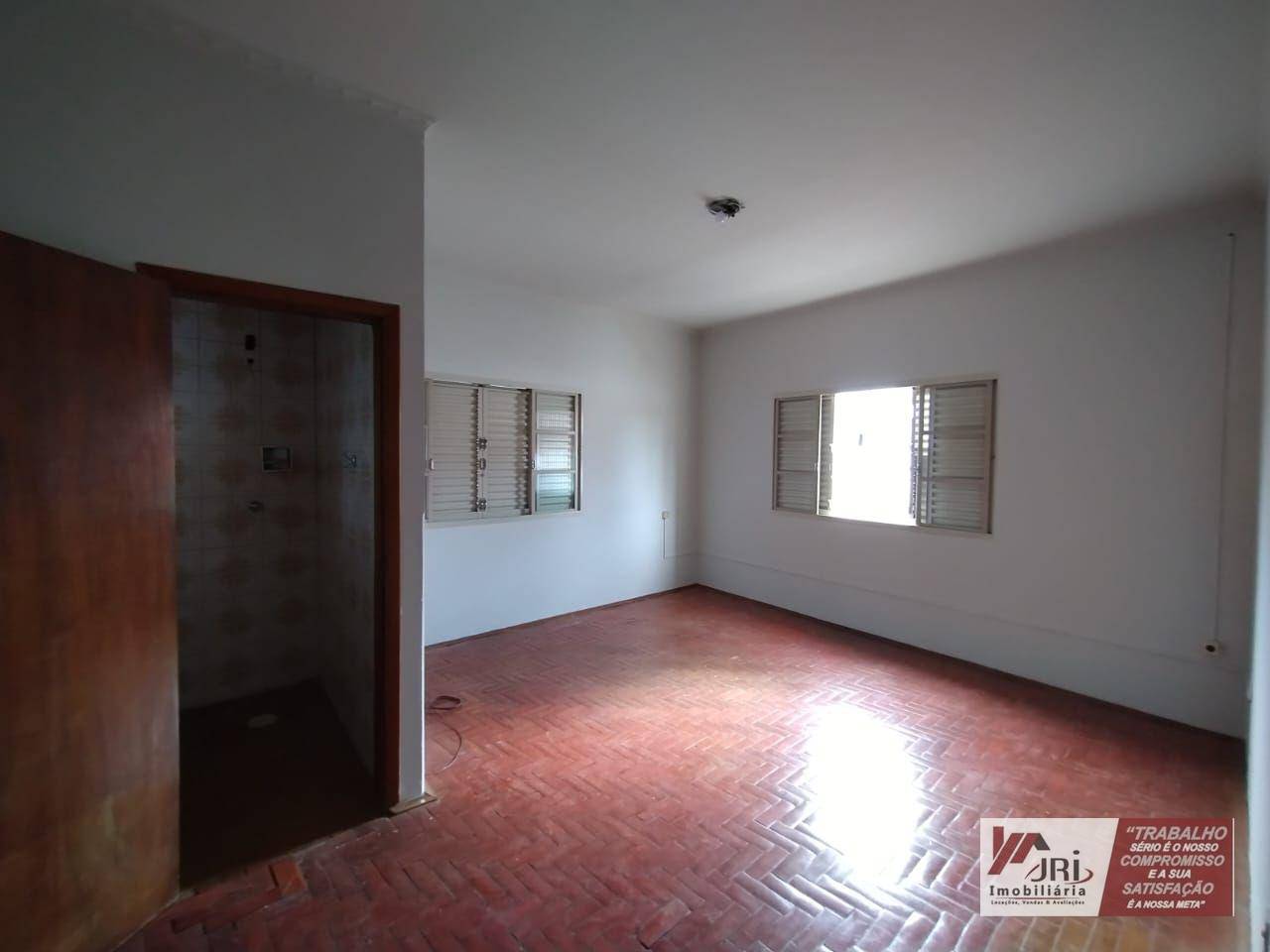 Casa para alugar com 3 quartos, 200m² - Foto 16