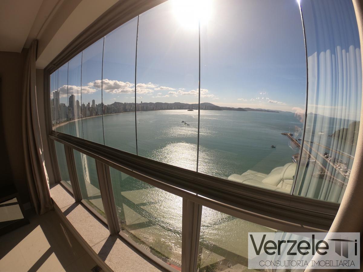 Apartamento para alugar com 4 quartos, 183m² - Foto 1