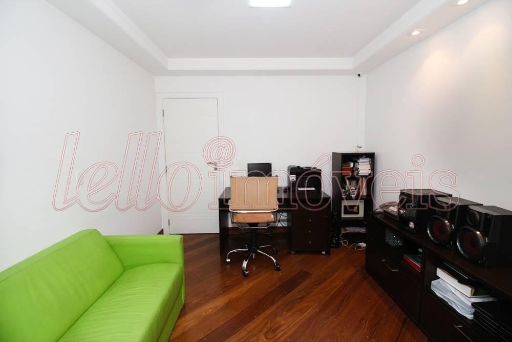 Apartamento à venda com 3 quartos, 242m² - Foto 13