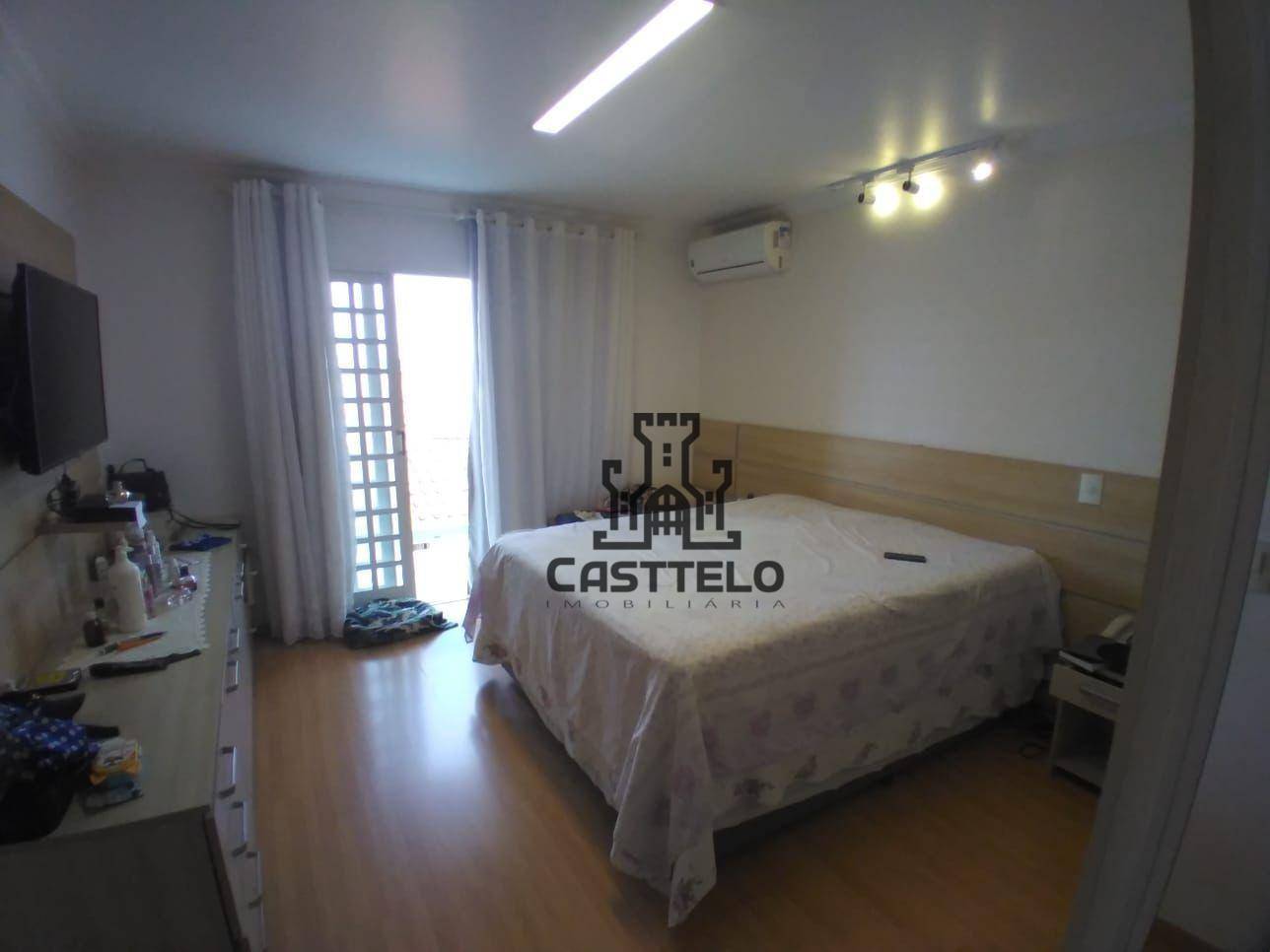 Casa à venda com 3 quartos, 270m² - Foto 14