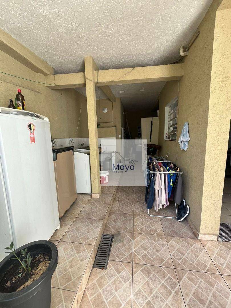 Casa à venda com 5 quartos, 220m² - Foto 9