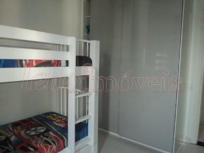 Apartamento para alugar com 3 quartos, 240m² - Foto 4