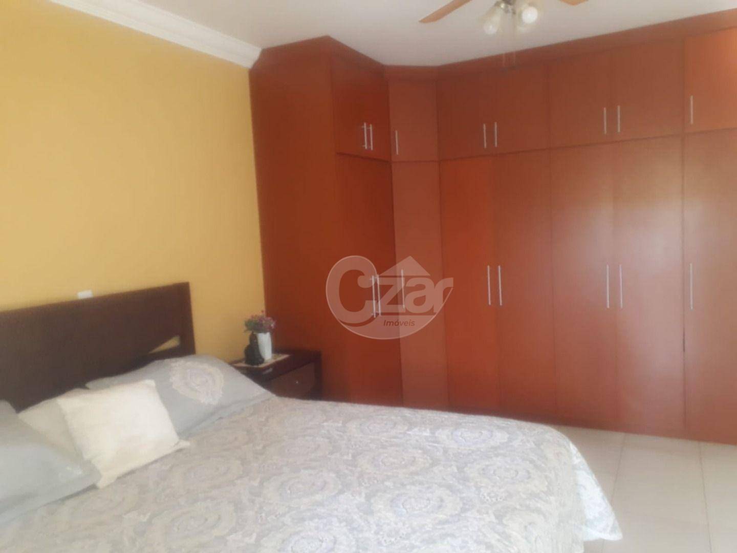 Casa à venda com 3 quartos, 244m² - Foto 11