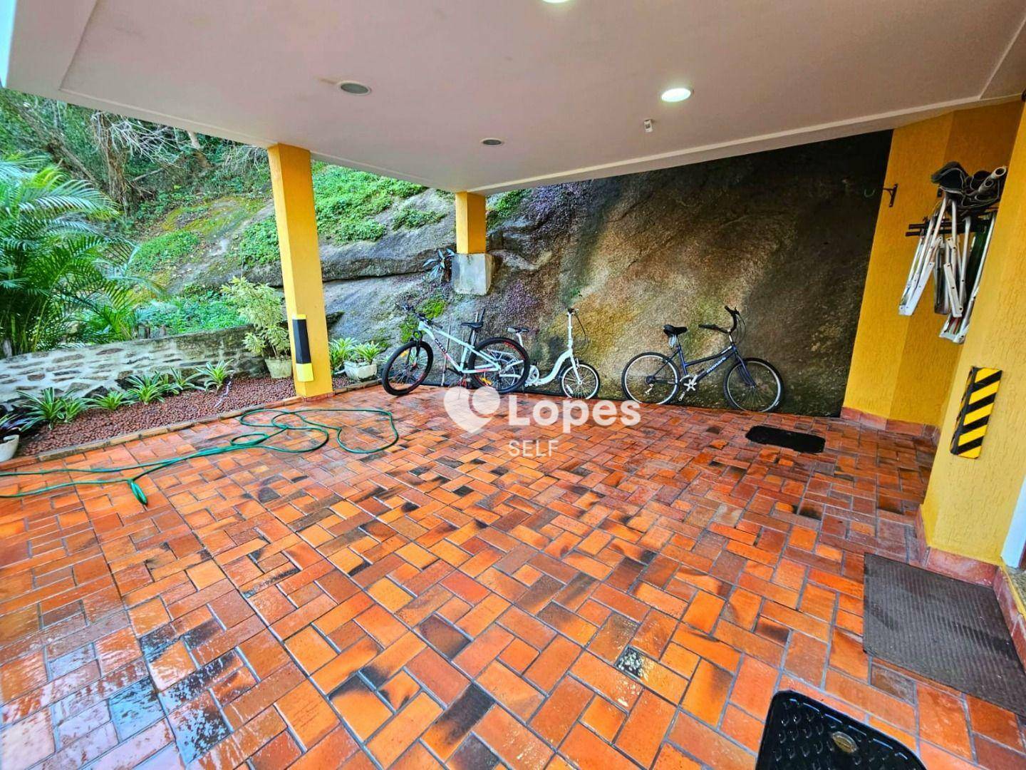 Casa de Condomínio à venda com 4 quartos, 278m² - Foto 33