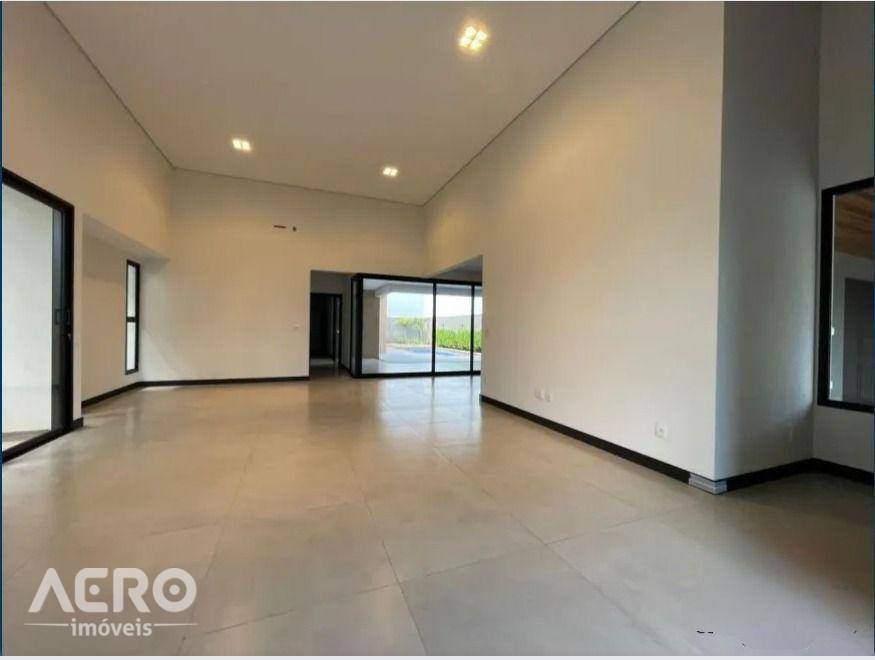 Casa de Condomínio à venda com 3 quartos, 240m² - Foto 3