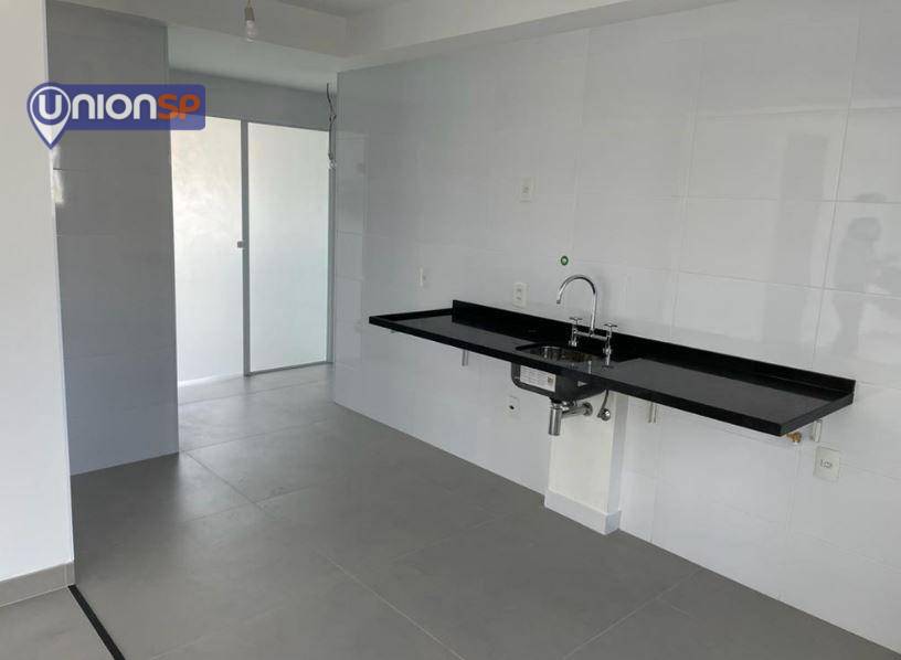 Apartamento à venda com 3 quartos, 140m² - Foto 2