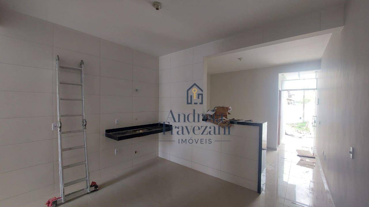 Casa à venda com 2 quartos, 57m² - Foto 13