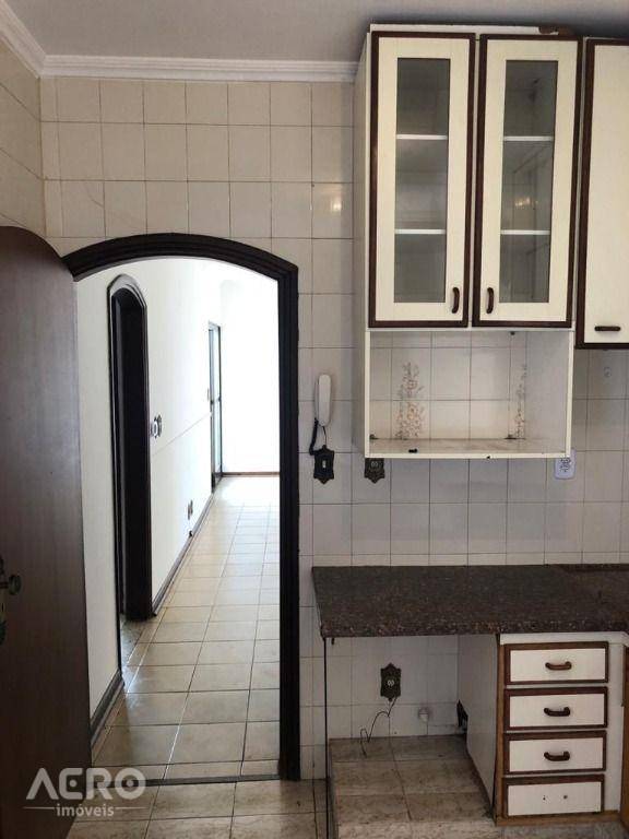 Casa à venda com 3 quartos, 200m² - Foto 5