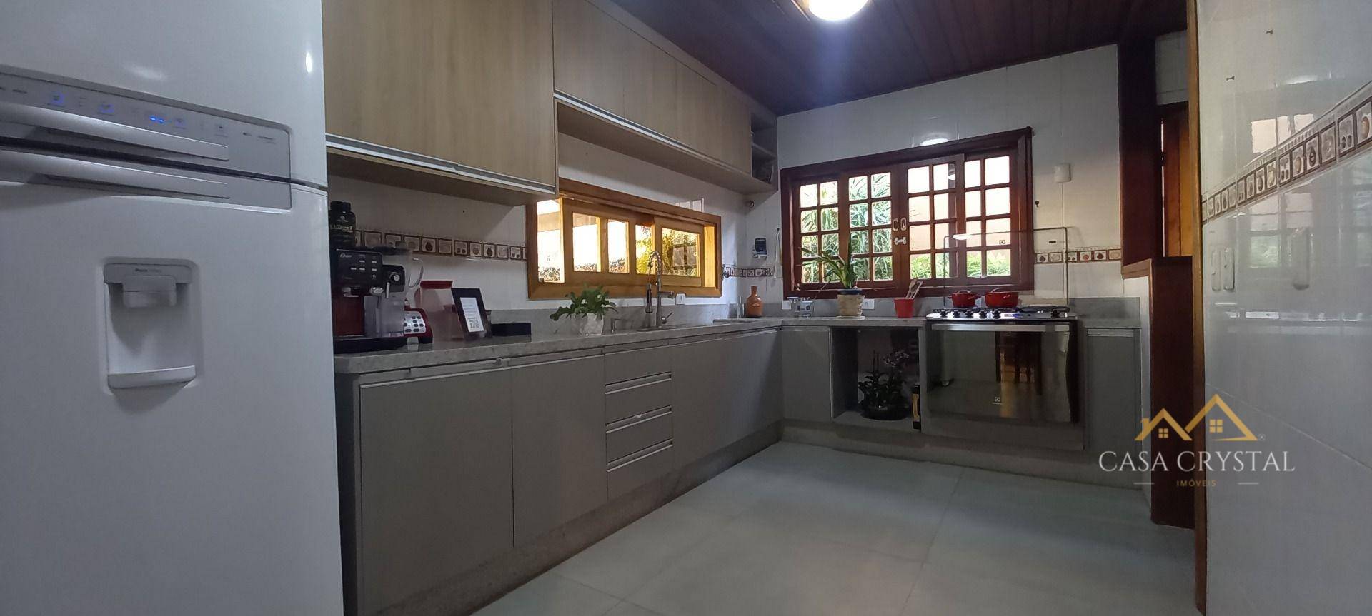 Casa de Condomínio à venda e aluguel com 4 quartos, 240m² - Foto 24