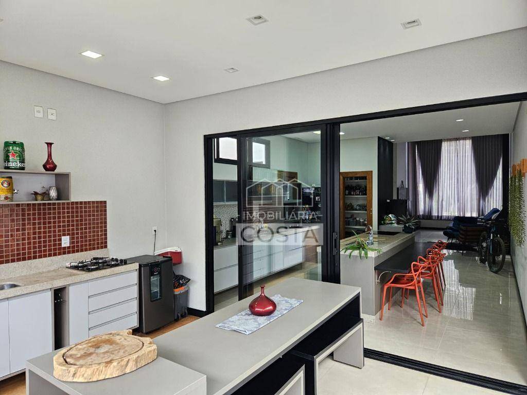 Casa de Condomínio à venda com 3 quartos, 215m² - Foto 12