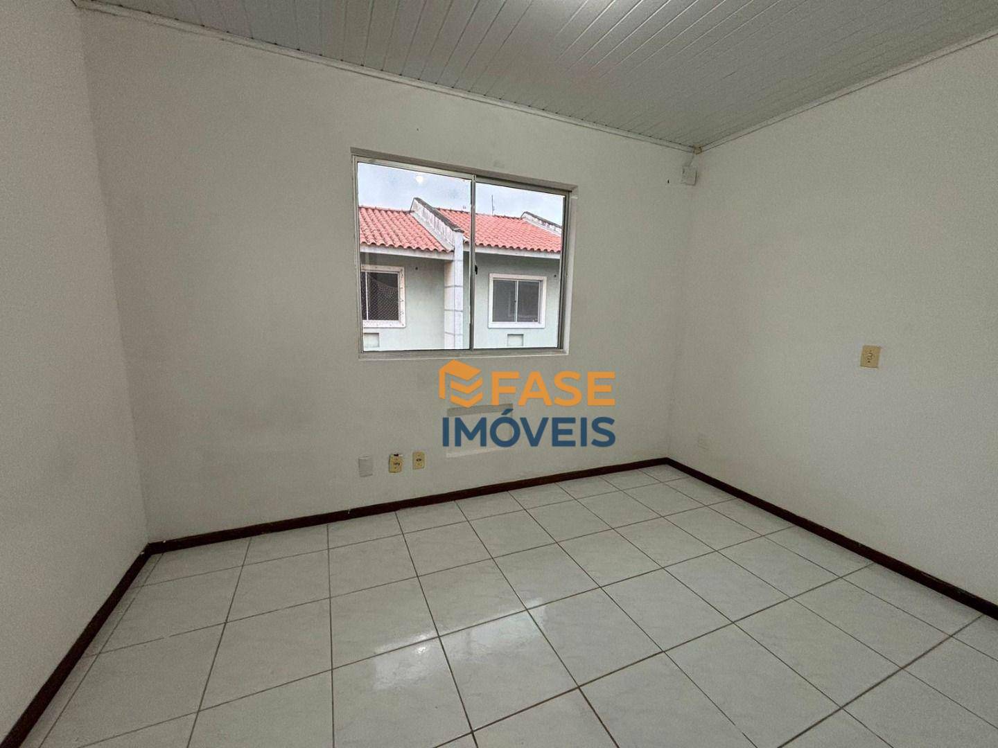 Casa à venda com 2 quartos, 55m² - Foto 7