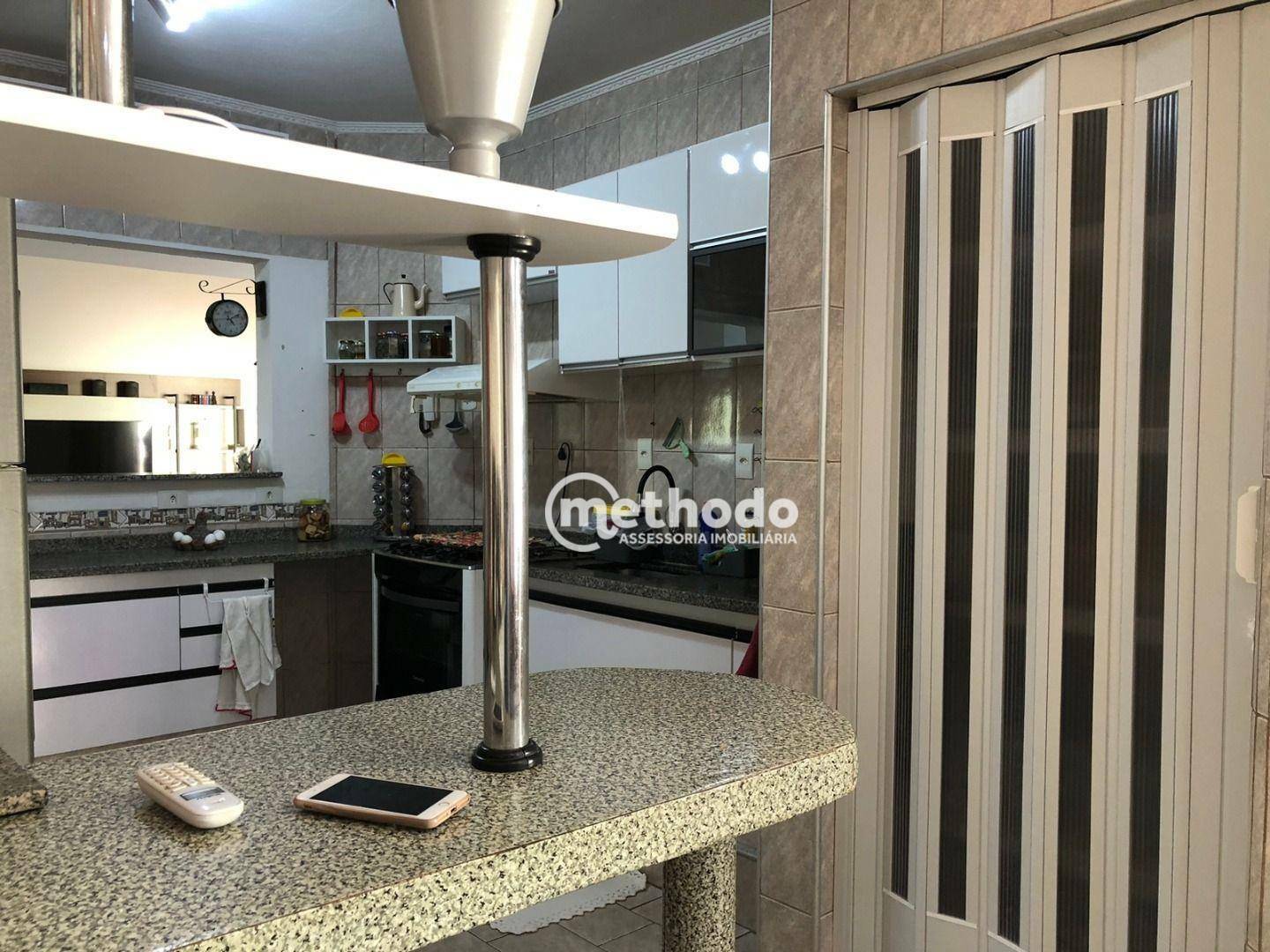 Casa à venda com 4 quartos, 250m² - Foto 34