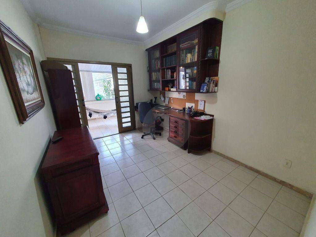 Casa à venda com 3 quartos, 216m² - Foto 16