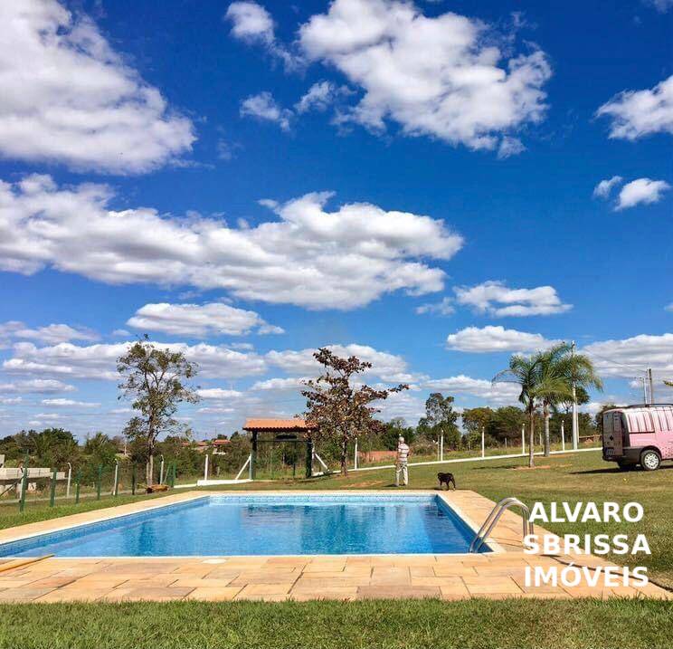 Chácara, 3 quartos, 2800 m² - Foto 1