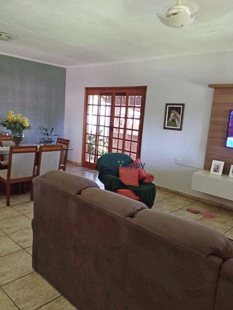 Chácara à venda com 3 quartos, 228m² - Foto 28