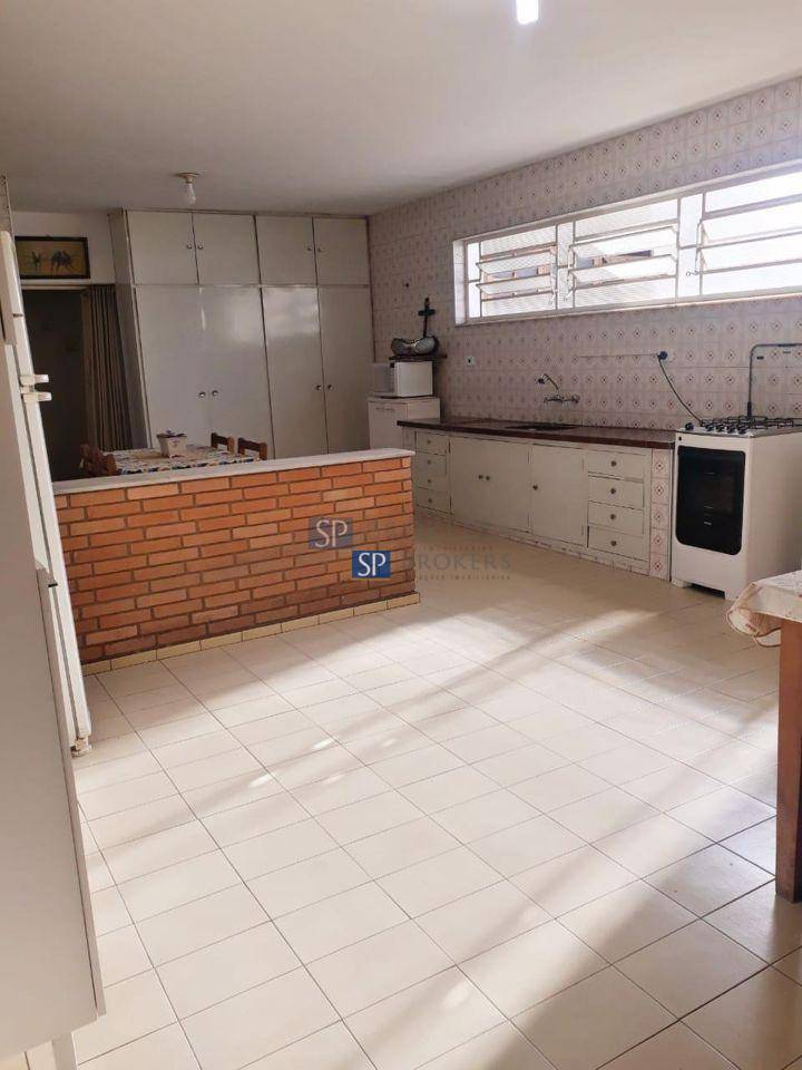 Casa à venda com 3 quartos, 320m² - Foto 2