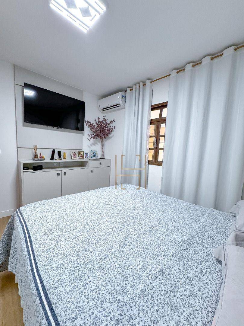 Casa, 4 quartos, 242 m² - Foto 4